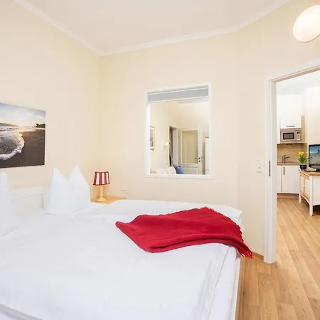 Balkon, Gratis Nutzung Vom Ahoi Erlebnisbad Und Sauna In Sellin - Meeresblick 45 Апартаменты Гёрен