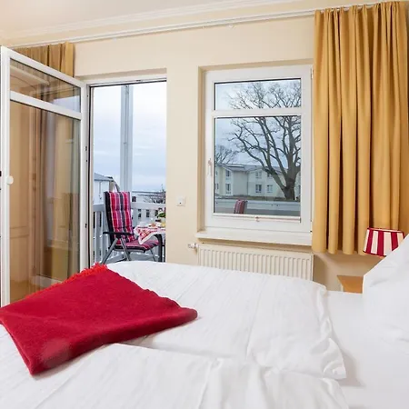 Balkon, Gratis Nutzung Vom Ahoi Erlebnisbad Und Sauna In Sellin - Meeresblick 45 Гёрен