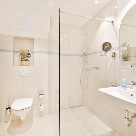 Balkon, Gratis Nutzung Vom Ahoi Erlebnisbad Und Sauna In Sellin - Meeresblick 45 *