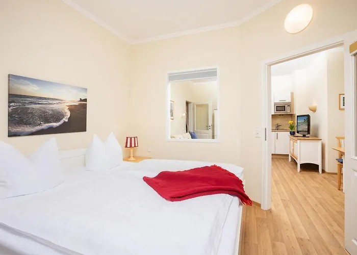 Balkon, gratis Nutzung vom AHOI Erlebnisbad und Sauna in Sellin - Meeresblick FeWo 45 Apartment Goehren (Ruegen)